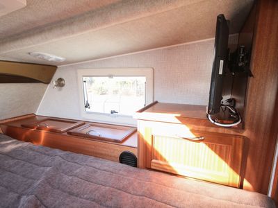 2026 Northern Lite Limited Edition 9-6LEWB — photo 18 view