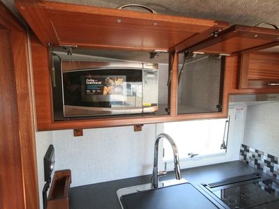 2026 Northern Lite Limited Edition 9-6LEWB — photo 11 view
