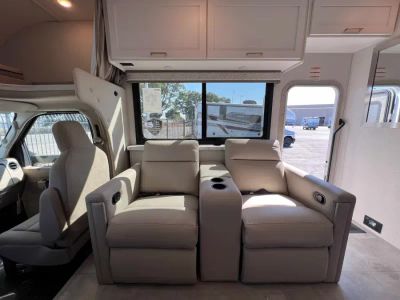 2027 Thor Motor Coach CHATEAU — photo 7 view