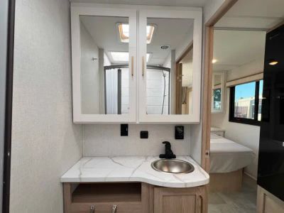 2027 Thor Motor Coach CHATEAU — photo 18 view