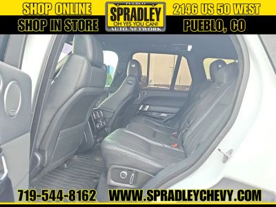 2016 Land Rover Range Rover — detail view