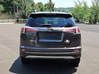 2016 Toyota RAV4 — detail view