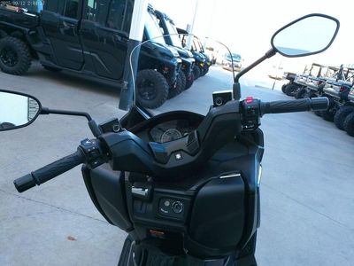2026 Suzuki Burgman 400 - Photo 11