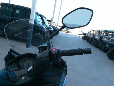 2026 Suzuki Burgman 400 - Photo 10