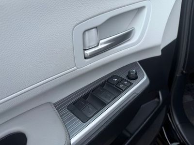 2025 Toyota Sienna - Photo 16
