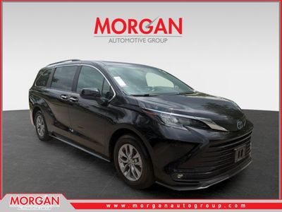 2025 Toyota Sienna - Photo 1