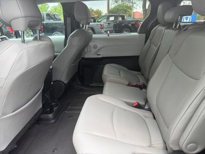 2025 Toyota Sienna - Photo 10