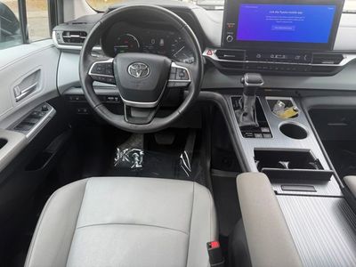 2025 Toyota Sienna - Photo 14