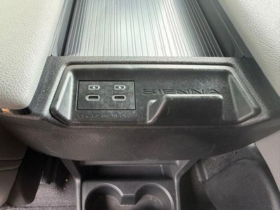 2025 Toyota Sienna - Photo 12