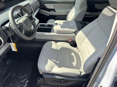 2026 Ford Expedition Max — photo 9 view