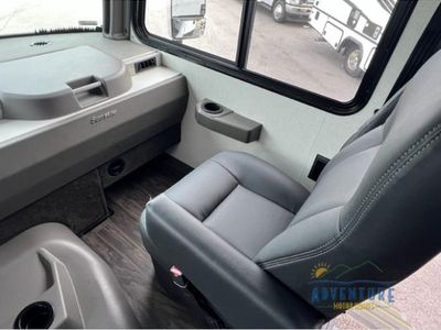 2024 Winnebago Sunstar - Photo 6