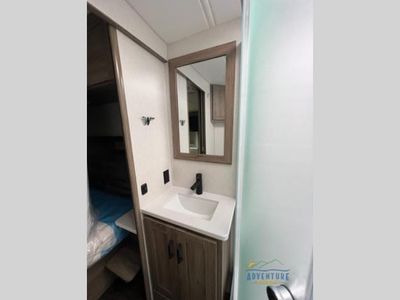 2024 Winnebago Sunstar - Photo 9