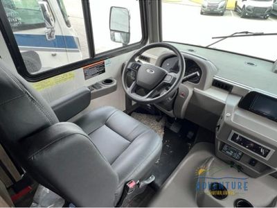 2024 Winnebago Sunstar - Photo 5