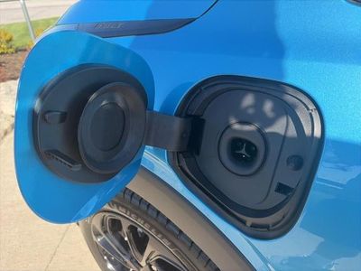 2027 Chevrolet Bolt - Photo 28
