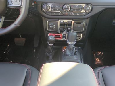 2026 Jeep Wrangler - Photo 21