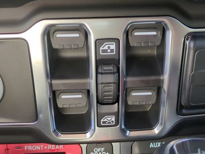 2026 Jeep Wrangler - Photo 28