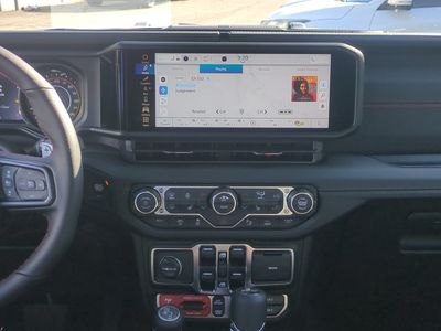 2026 Jeep Wrangler - Photo 20