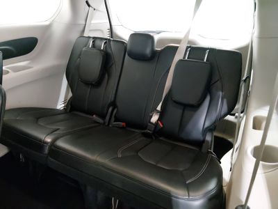 2023 Chrysler Pacifica — photo 17 view