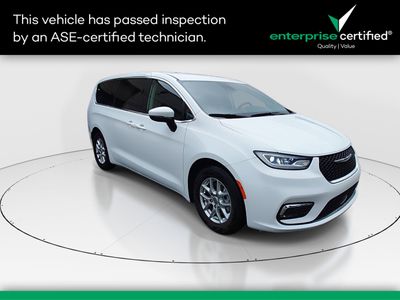 2023 Chrysler Pacifica Touring L FWD — front three-quarter view