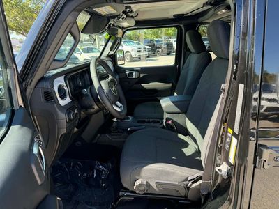 2026 Jeep Wrangler — photo 15 view
