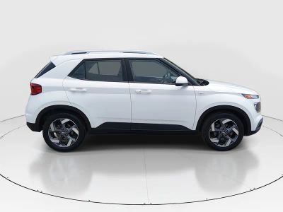2025 Hyundai Venue - Photo 8