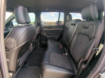 2026 Jeep Grand Cherokee - Photo 16