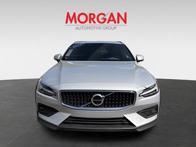 2025 Volvo V60 Cross Country - Photo 2