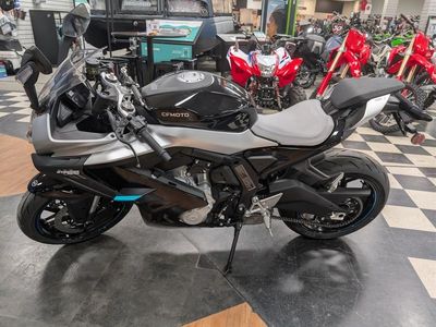 2026 CFMOTO 675SS - Photo 8