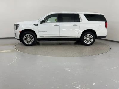 2021 GMC Yukon XL SUV - Photo 2