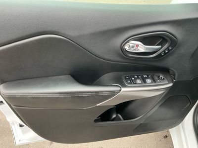 2019 Jeep Cherokee - Photo 15