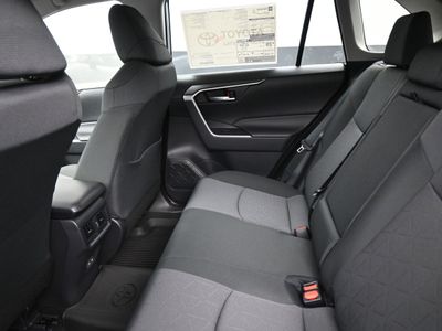 2025 Toyota RAV4 Hybrid XLE SUV — photo 14 view