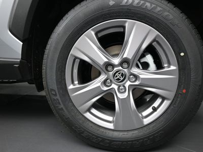 2025 Toyota RAV4 Hybrid XLE SUV — photo 15 view