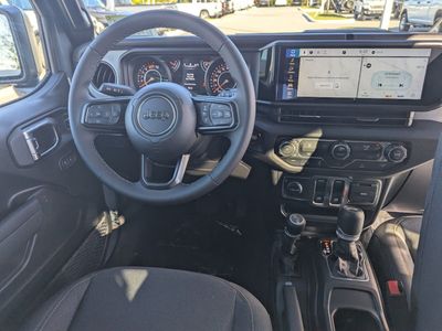 2026 Jeep Wrangler - Photo 8