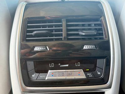 2025 BMW XM - Photo 21
