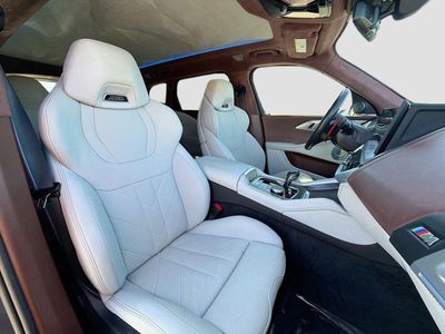 2025 BMW XM - Photo 16