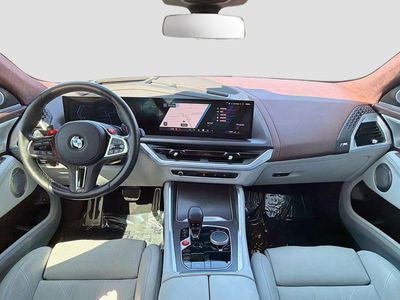 2025 BMW XM - Photo 17