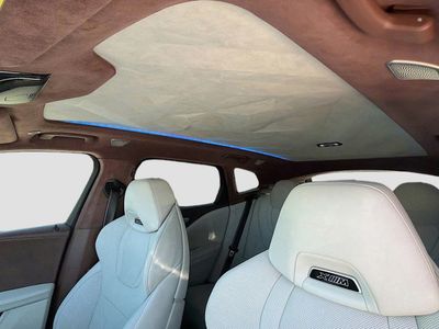 2025 BMW XM - Photo 28