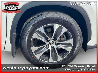 2023 Toyota Highlander - Photo 14
