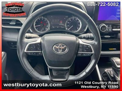 2023 Toyota Highlander - Photo 17
