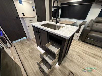 2026 Venture RV SportTrek - Photo 32