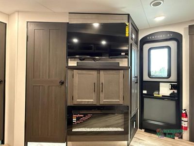 2026 Venture RV SportTrek - Photo 17