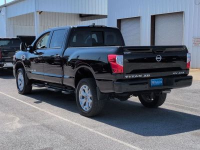 2024 Nissan Titan XD - Photo 3