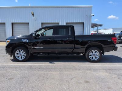2024 Nissan Titan XD - Photo 2