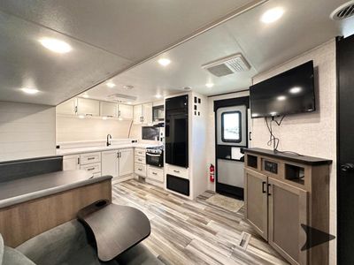 2025 Jayco Jay Flight SLX — photo 24 view