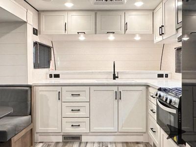 2025 Jayco Jay Flight SLX — photo 28 view