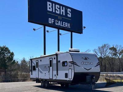 2025 Jayco Jay Flight SLX — front three-quarter view