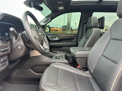 2023 Chevrolet Tahoe - Photo 2