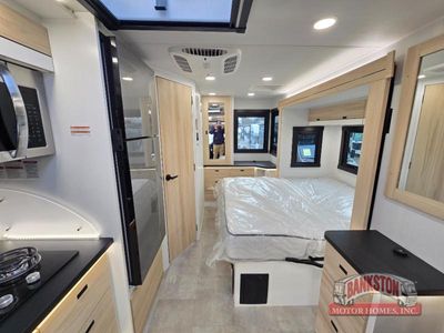 2026 Qwest 25L - Photo 22