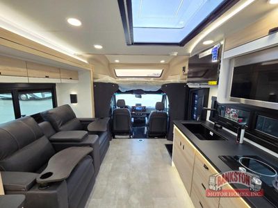 2026 Qwest 25L - Photo 30