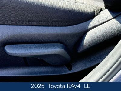 2025 Toyota RAV4 - Photo 20
